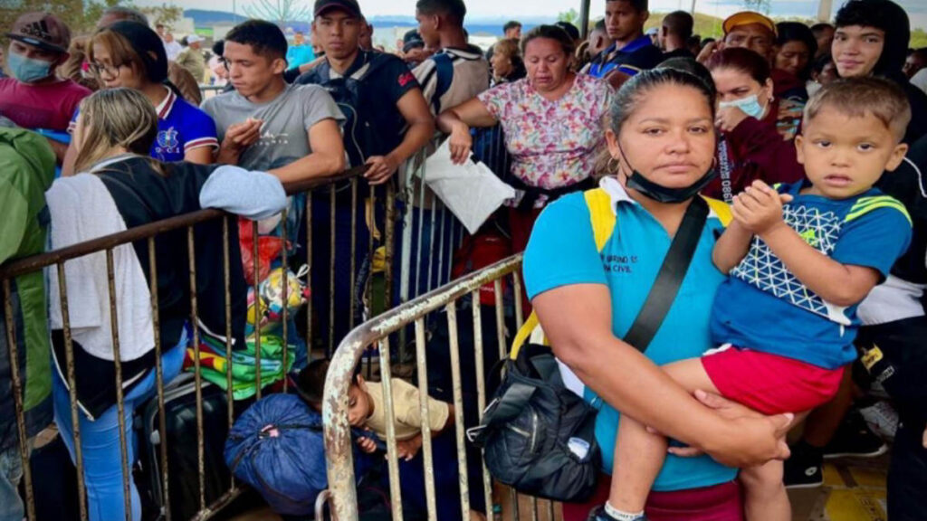 వెనిజువేలా సంక్షోభం: చమురు దేశం నుంచి మానవతా విపత్తు