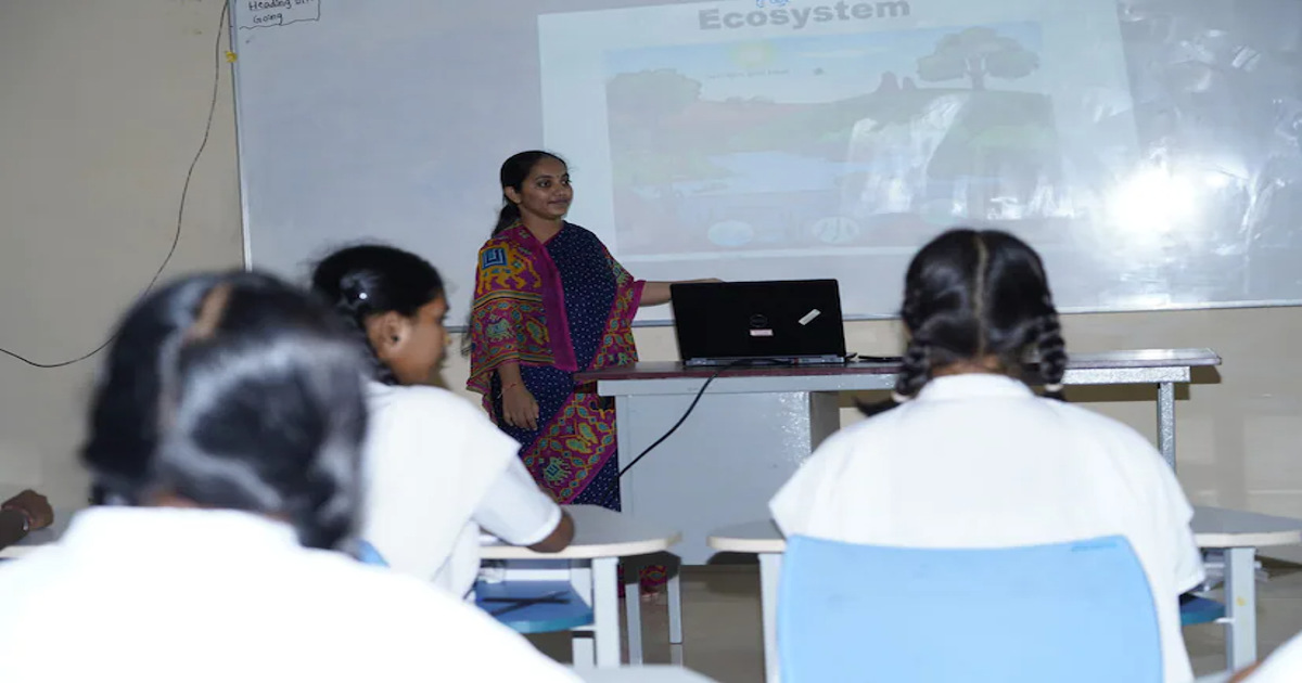 ఒక్క రూపాయి ఖర్చు లేకుండా పీహెచ్‌డీ వరకు ఉచిత విద్య – హాస్టల్, భోజనం అన్నీ ఫ్రీ